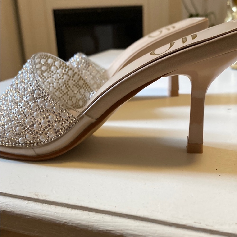 Jennifer Lopez Cream and Silver Heels with Rhinestone Embellishments - Picture 3 of 5